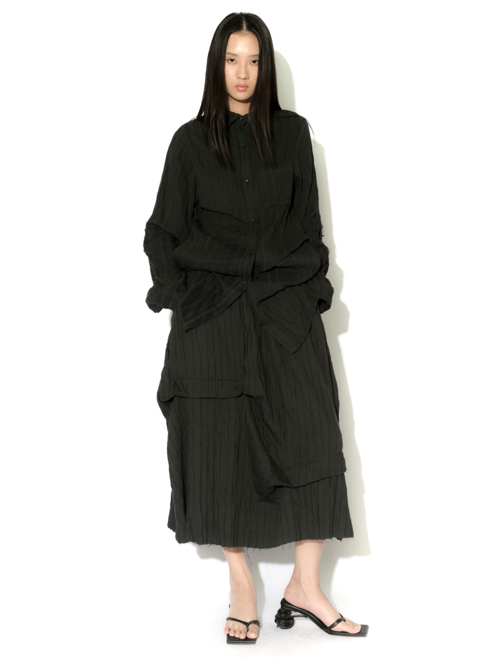 Picture of STRIPE FOLDED KNITTED MIDI SKIRT